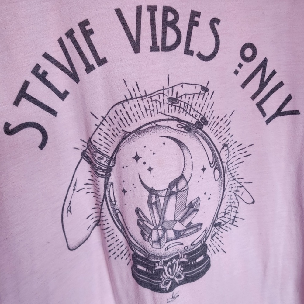 🔮🪬|Hippie Runner| Stevie Vibes Only Pink Tee Stevie Knicks Fleetwood Mac EUC